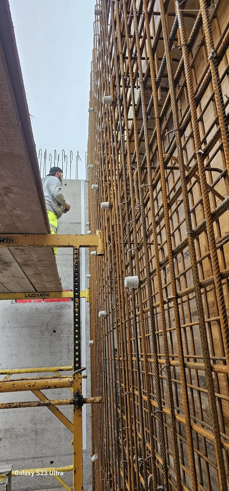 Wall and retaining-wall reinforcement