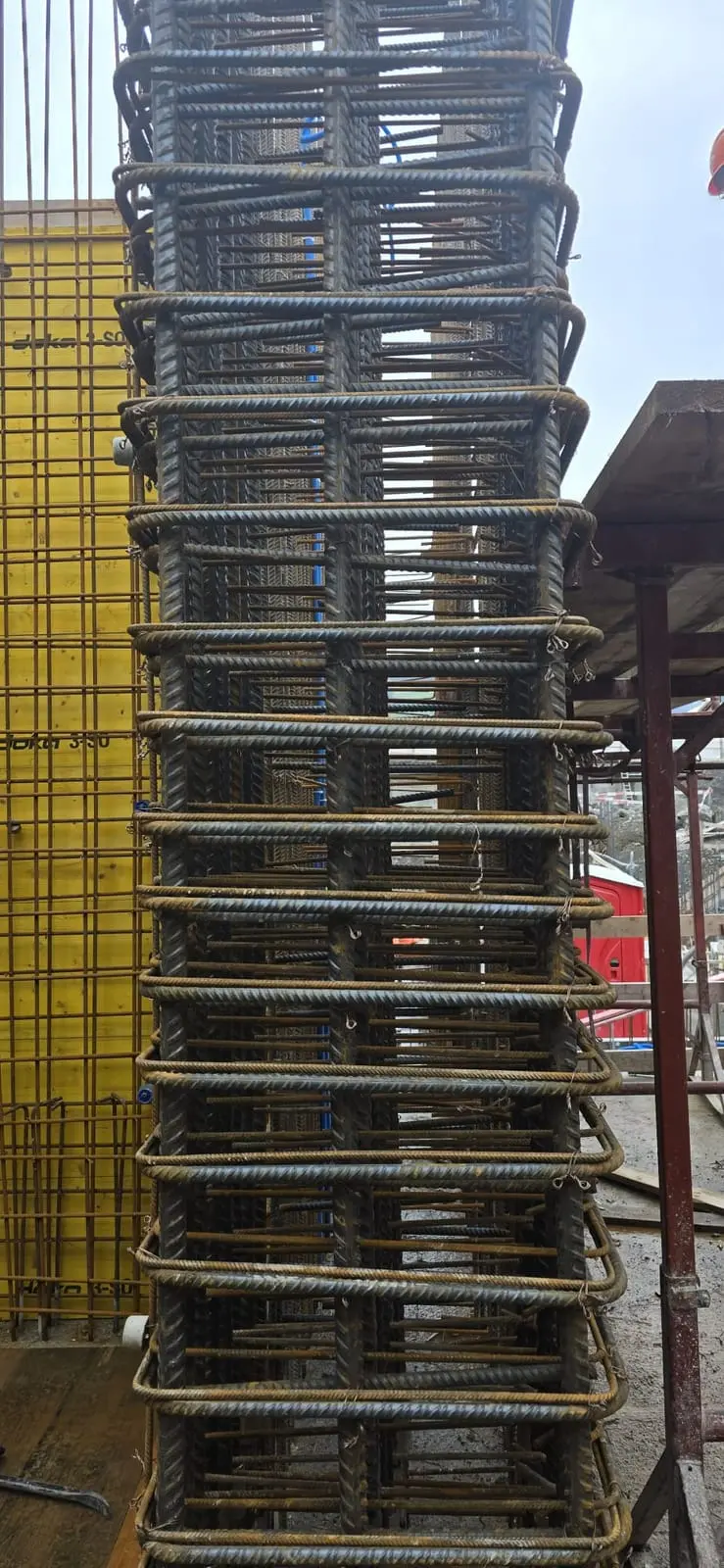 Wall and retaining-wall reinforcement