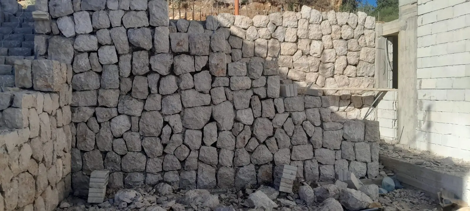 Natural stone masonry and civil structures