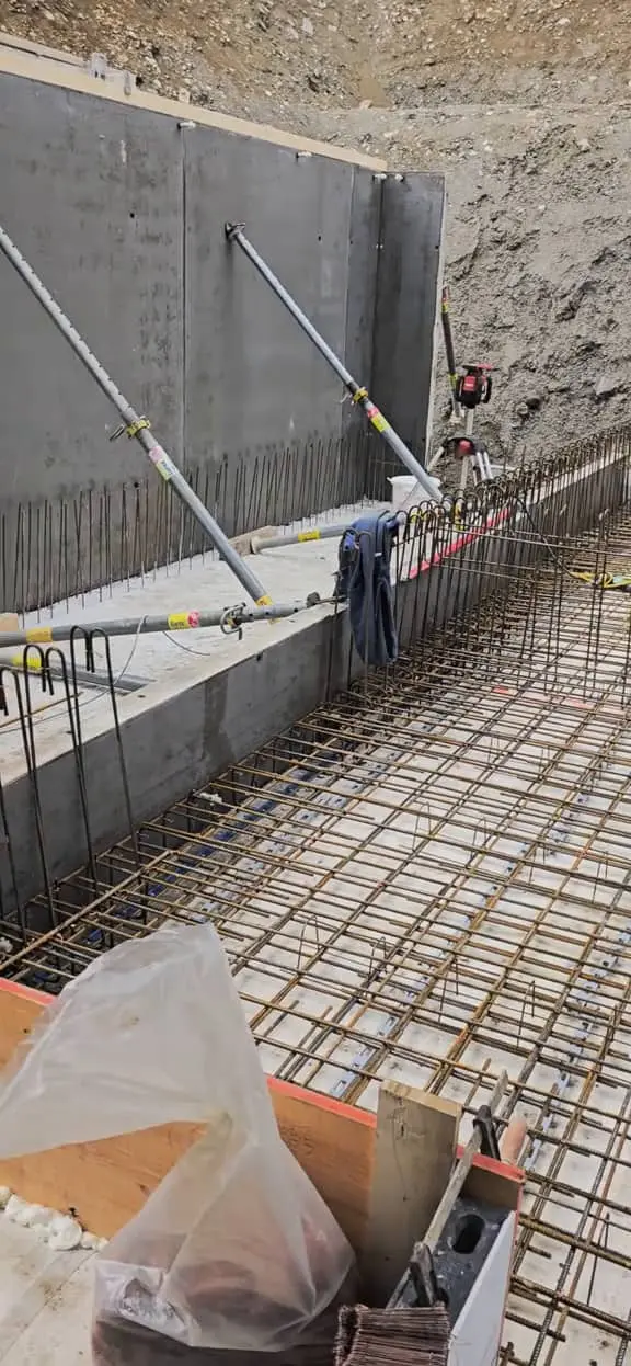 Tying a base slab