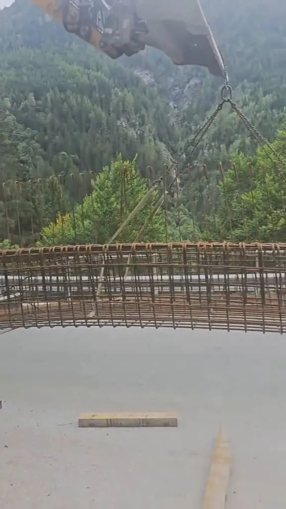 Edge rebar on a bridge deck